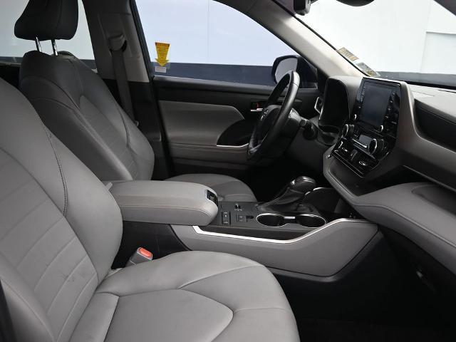 used 2022 Toyota Highlander car, priced at $34,991