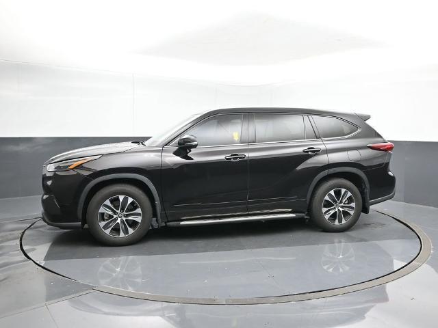 used 2022 Toyota Highlander car, priced at $34,991