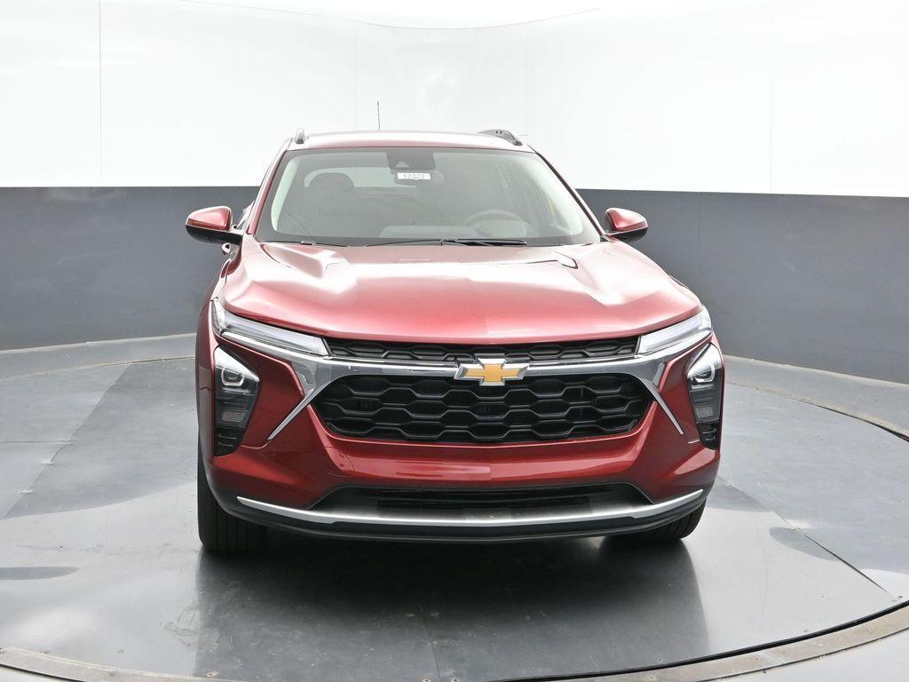 new 2025 Chevrolet Trax car, priced at $25,910
