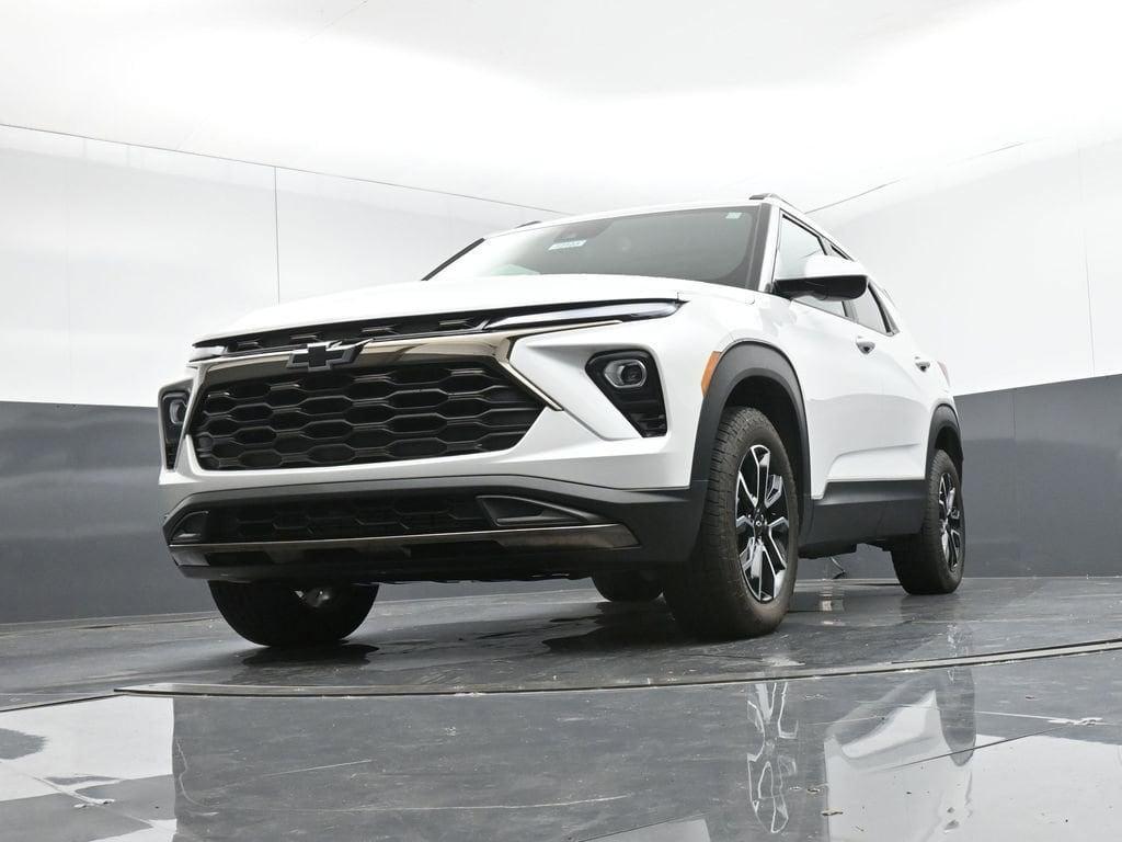 new 2025 Chevrolet TrailBlazer car, priced at $29,255