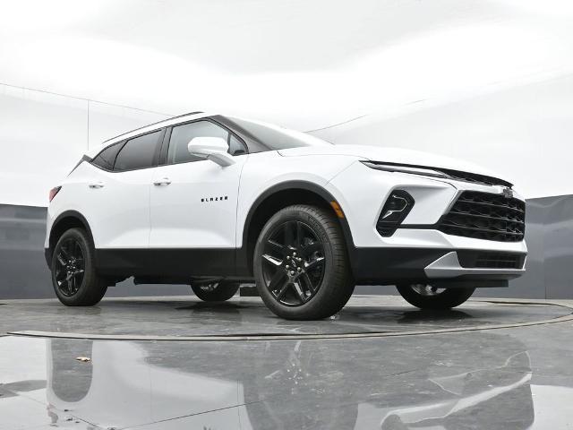 new 2025 Chevrolet Blazer car