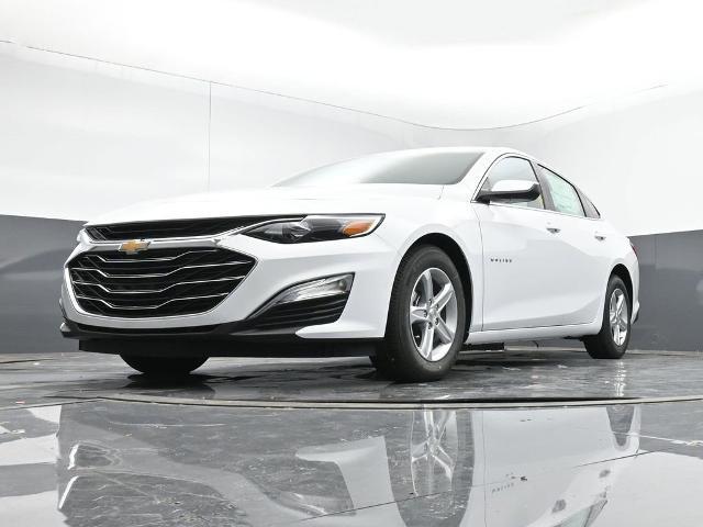 new 2025 Chevrolet Malibu car