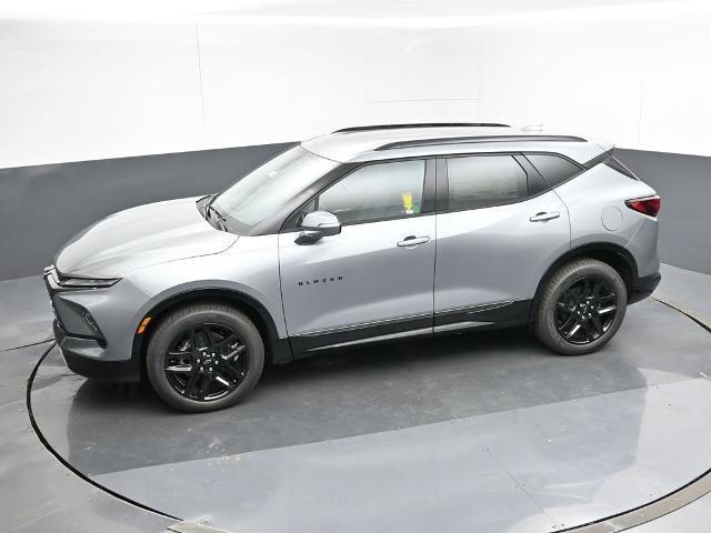 new 2025 Chevrolet Blazer car