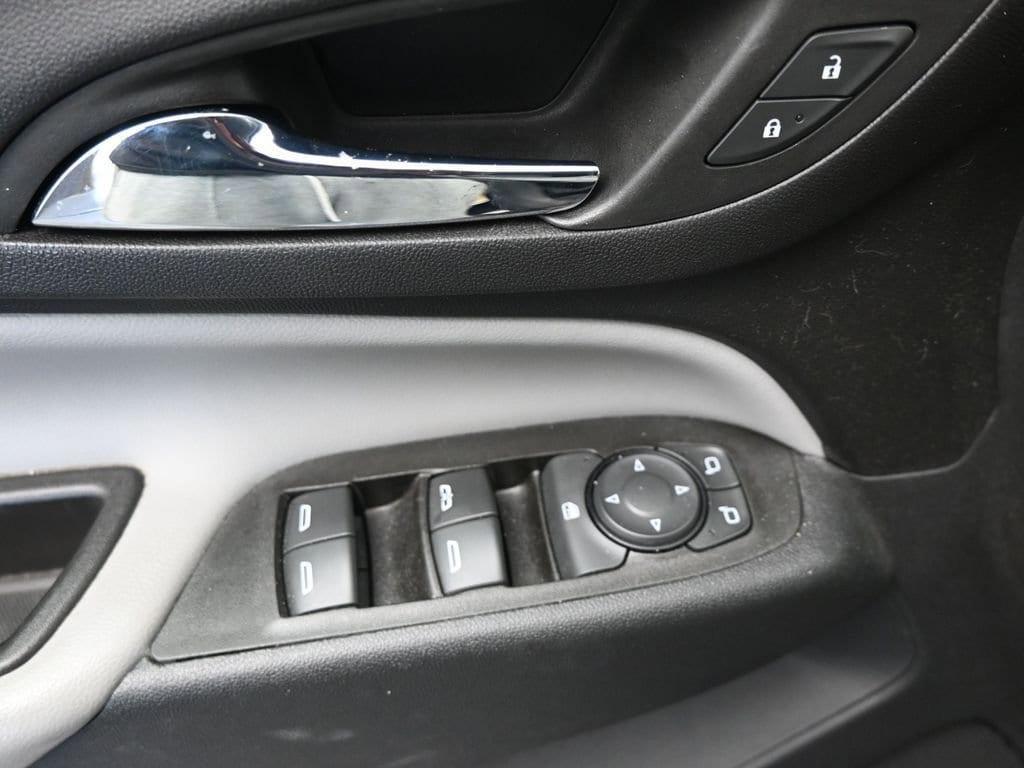used 2023 Chevrolet Equinox car, priced at $21,991
