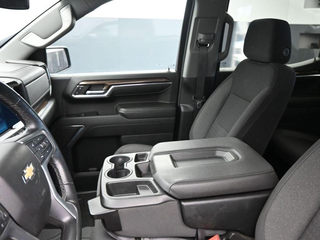 used 2024 Chevrolet Silverado 1500 car, priced at $32,489