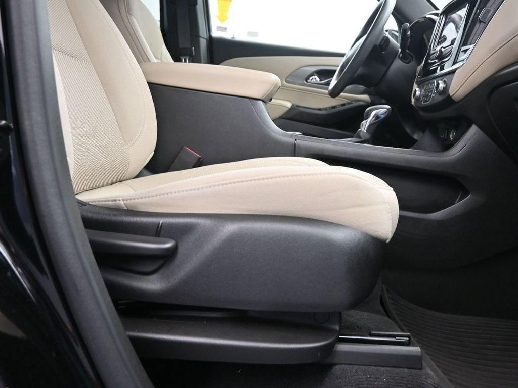 used 2023 Chevrolet Traverse car, priced at $25,991