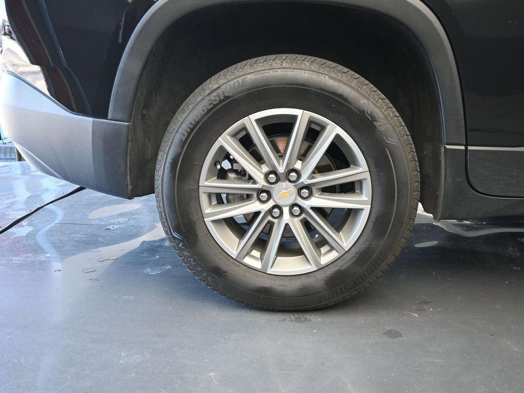 used 2023 Chevrolet Traverse car, priced at $25,991