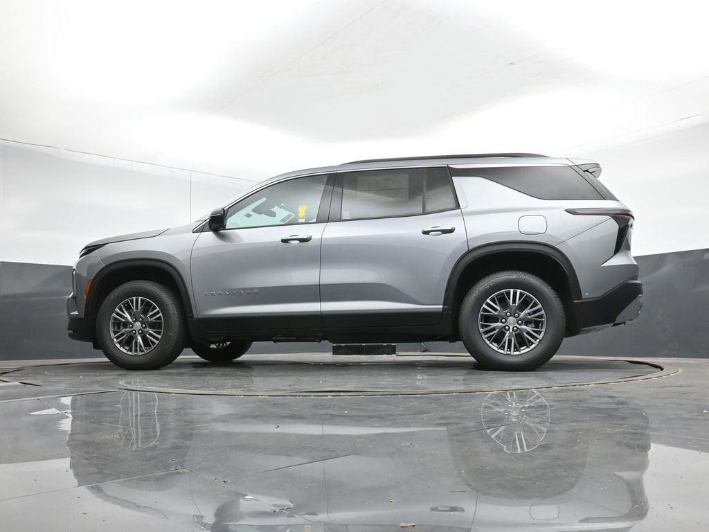 new 2025 Chevrolet Traverse car