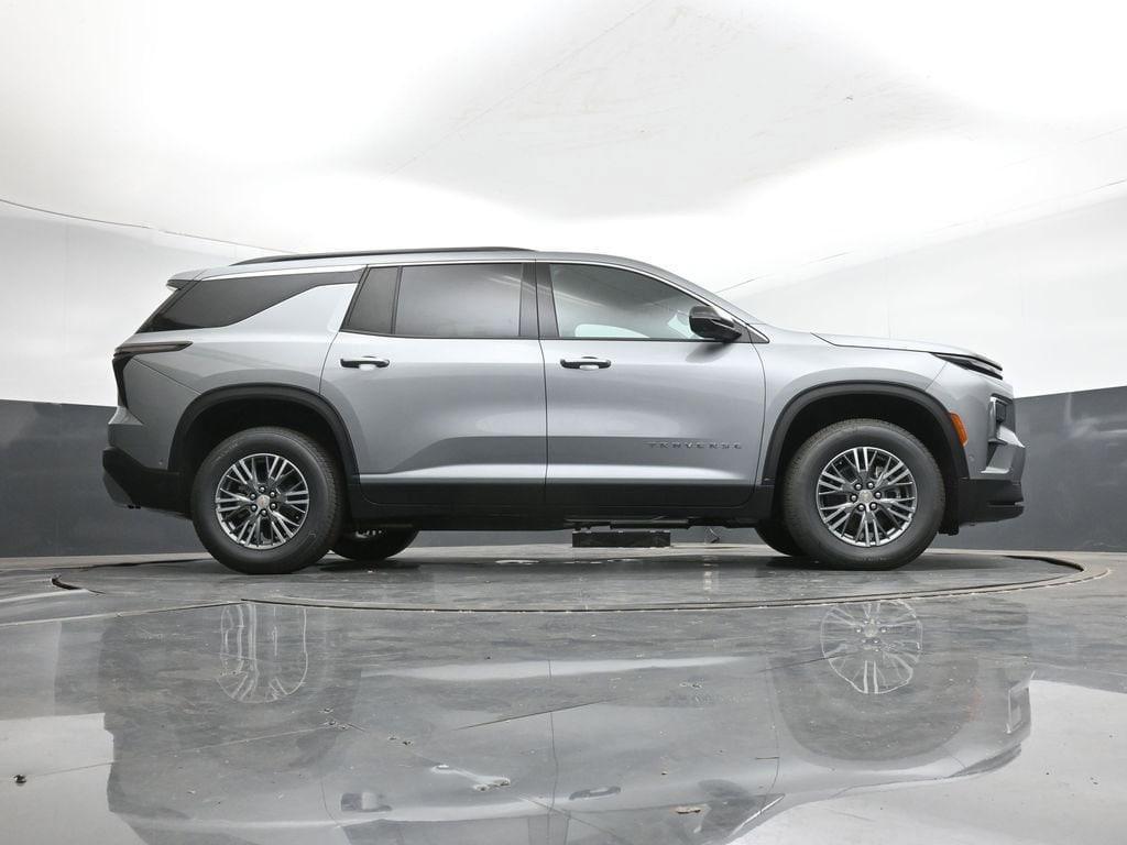 new 2025 Chevrolet Traverse car