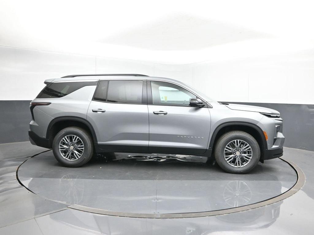 new 2025 Chevrolet Traverse car