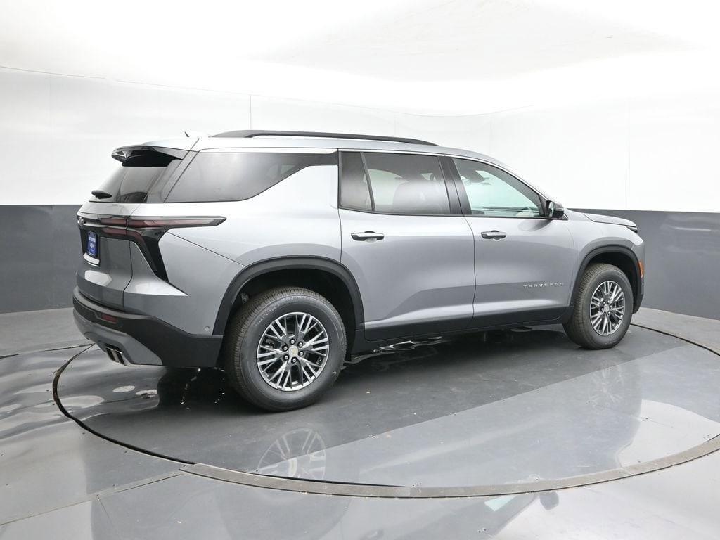 new 2025 Chevrolet Traverse car