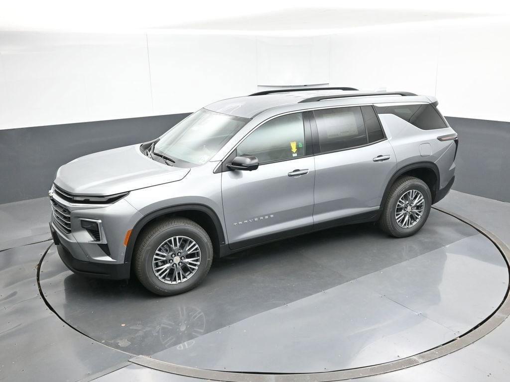new 2025 Chevrolet Traverse car