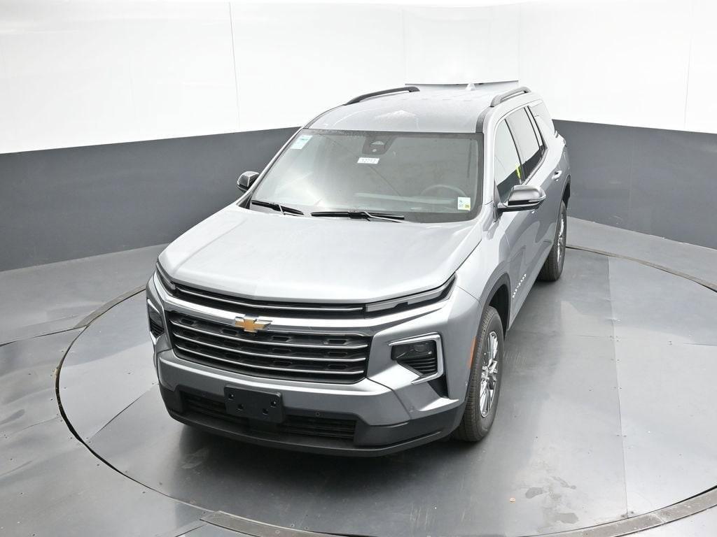 new 2025 Chevrolet Traverse car