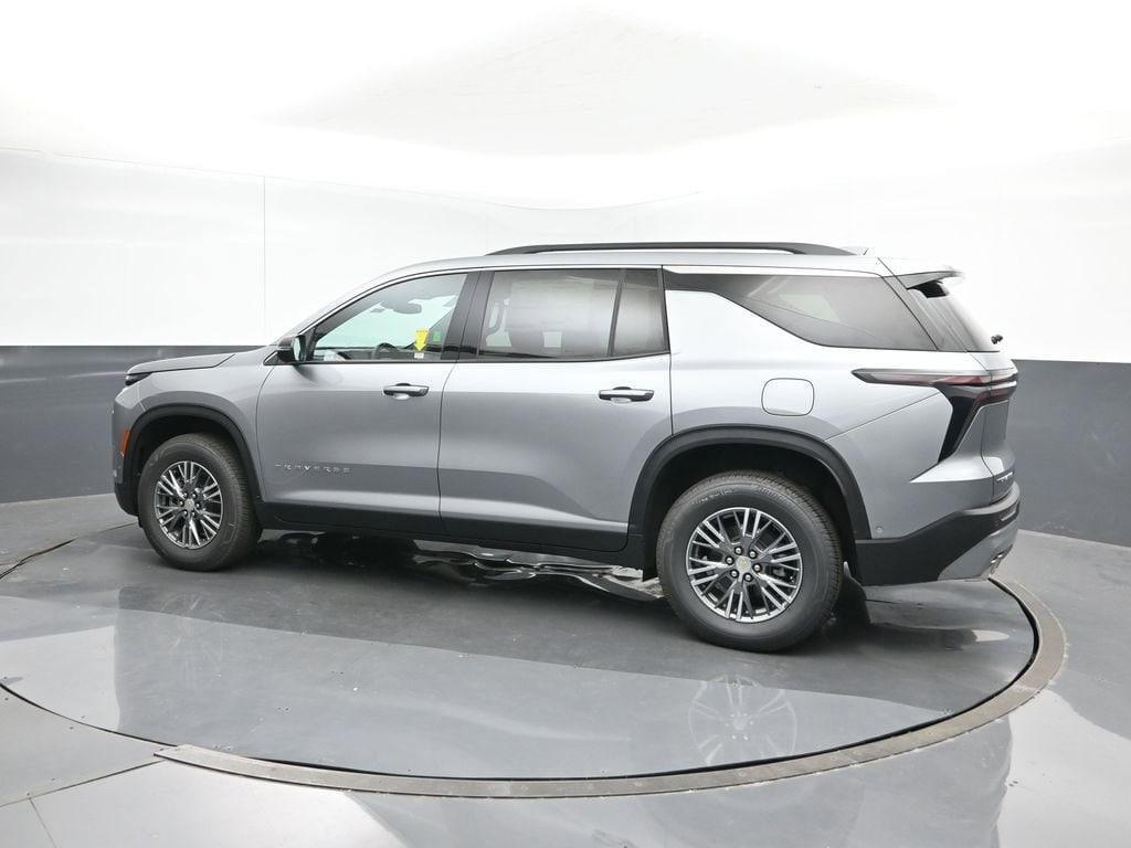 new 2025 Chevrolet Traverse car