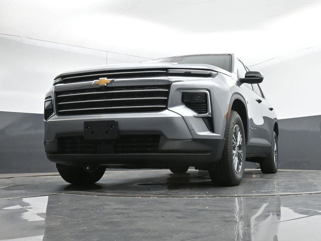new 2025 Chevrolet Traverse car