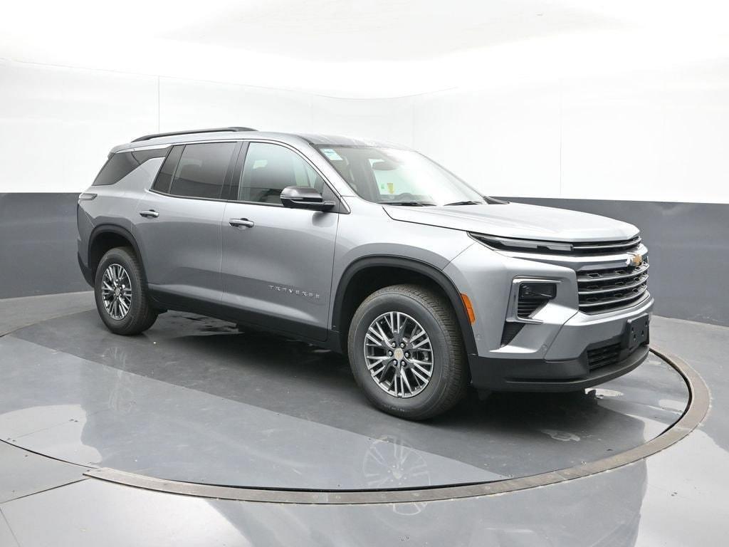 new 2025 Chevrolet Traverse car