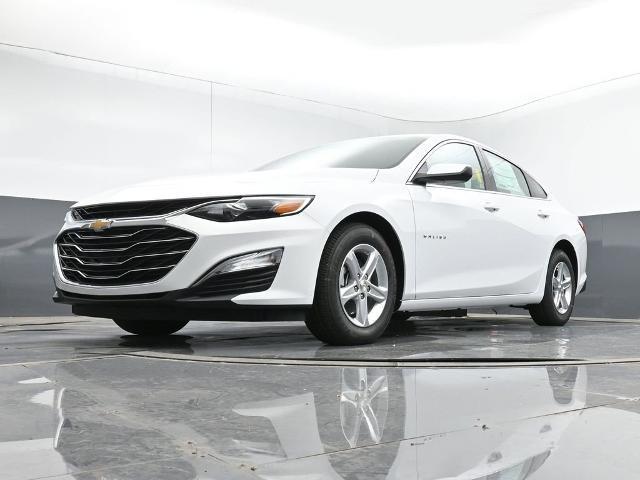 new 2025 Chevrolet Malibu car