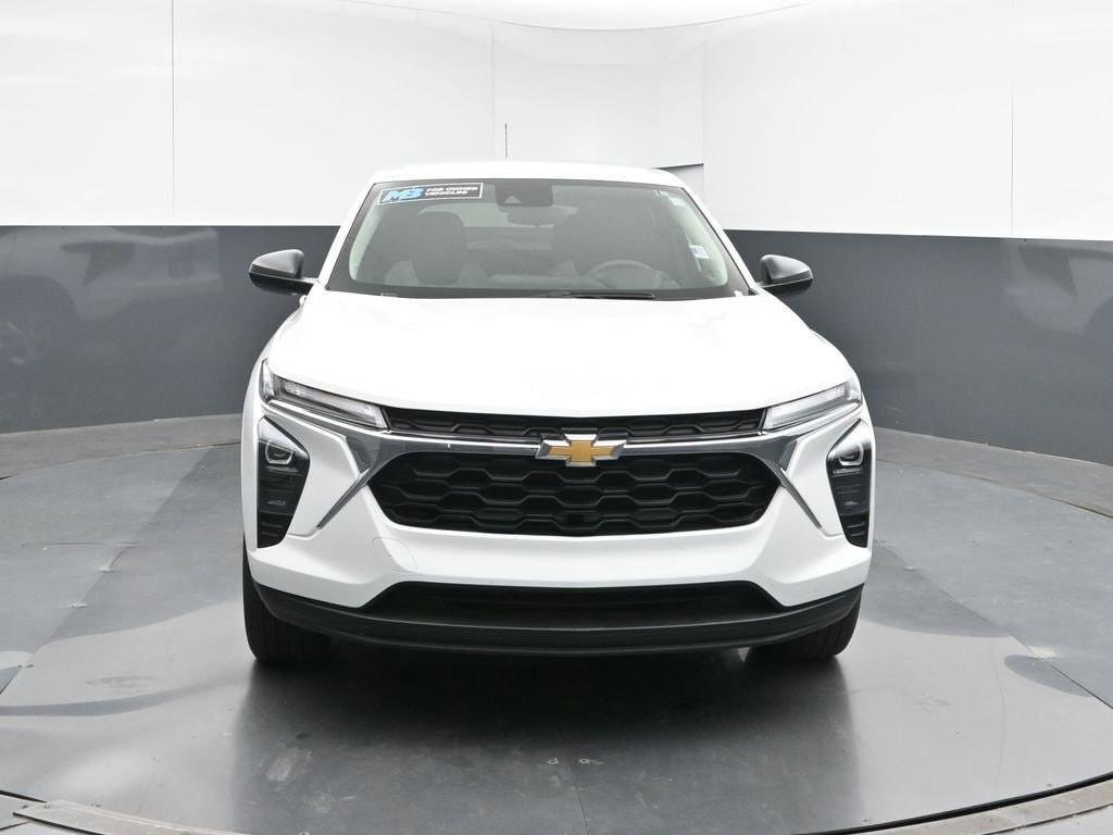 used 2025 Chevrolet Trax car, priced at $19,990