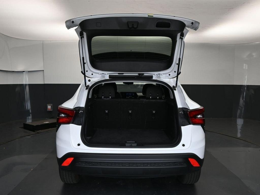 used 2025 Chevrolet Trax car, priced at $19,990