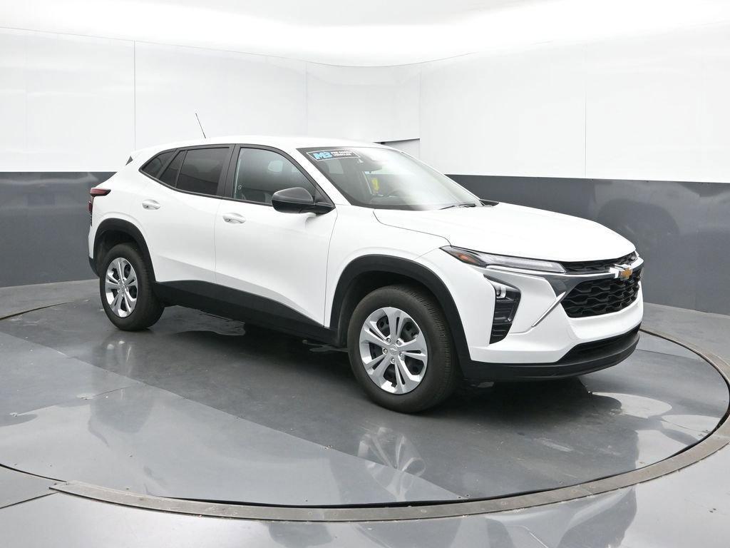 used 2025 Chevrolet Trax car, priced at $19,990