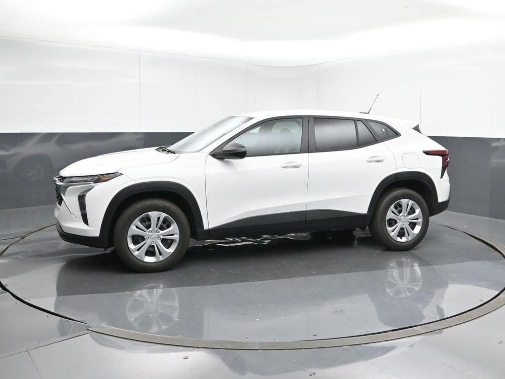 used 2025 Chevrolet Trax car, priced at $19,990