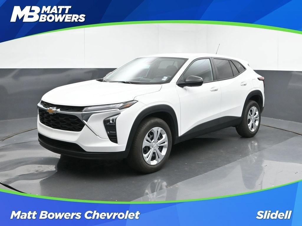 used 2025 Chevrolet Trax car, priced at $19,990