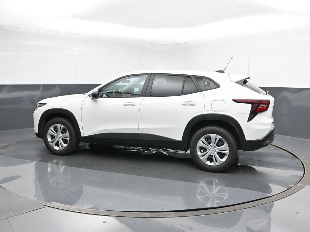 used 2025 Chevrolet Trax car, priced at $19,990
