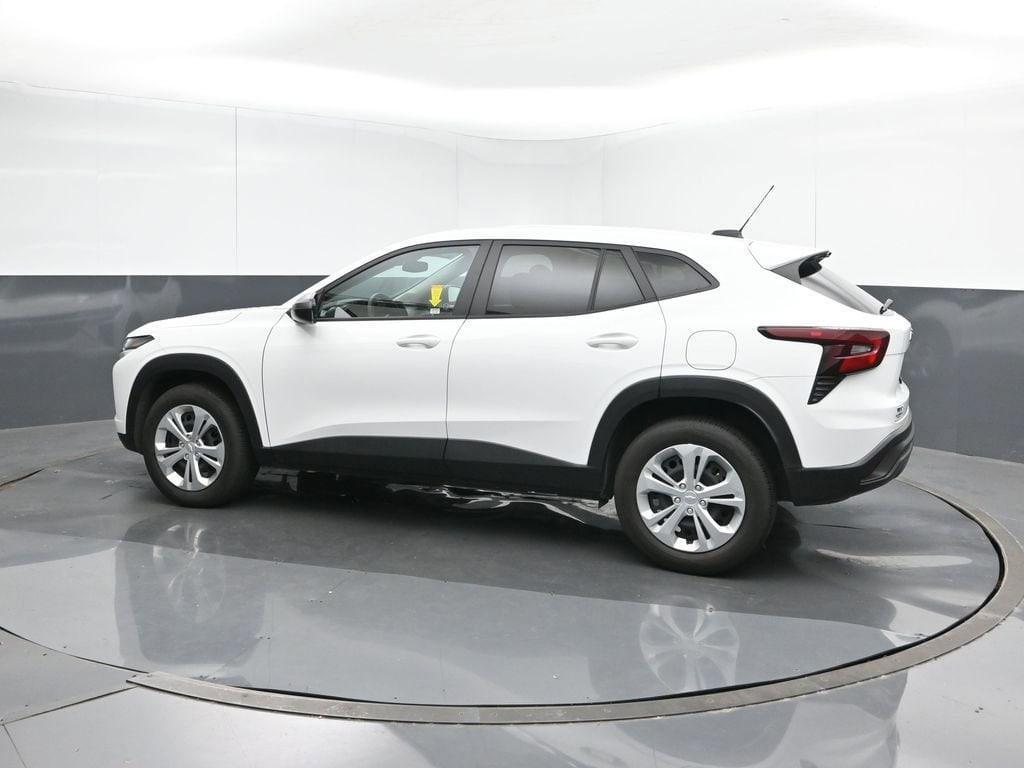 used 2025 Chevrolet Trax car, priced at $19,990