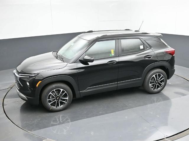 new 2025 Chevrolet TrailBlazer car, priced at $26,340