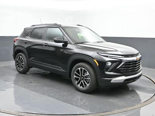 new 2025 Chevrolet TrailBlazer car, priced at $26,340