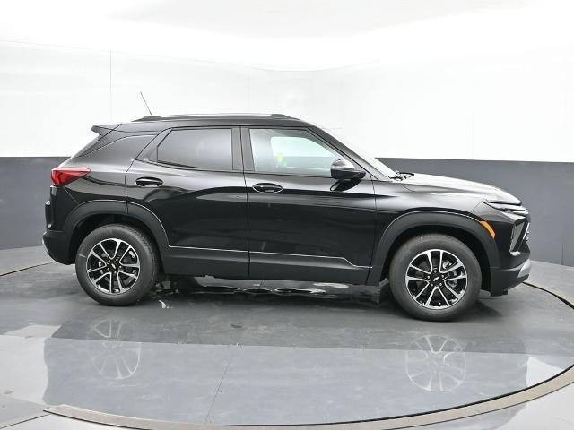 new 2025 Chevrolet TrailBlazer car, priced at $26,340