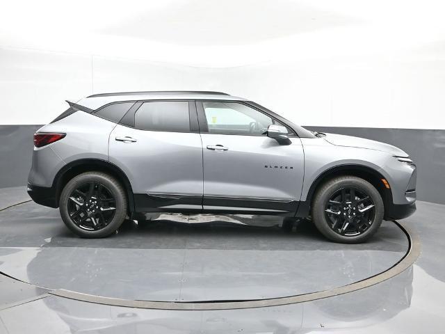 new 2025 Chevrolet Blazer car