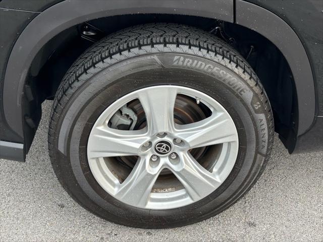 used 2021 Toyota Highlander Hybrid car, priced at $27,981