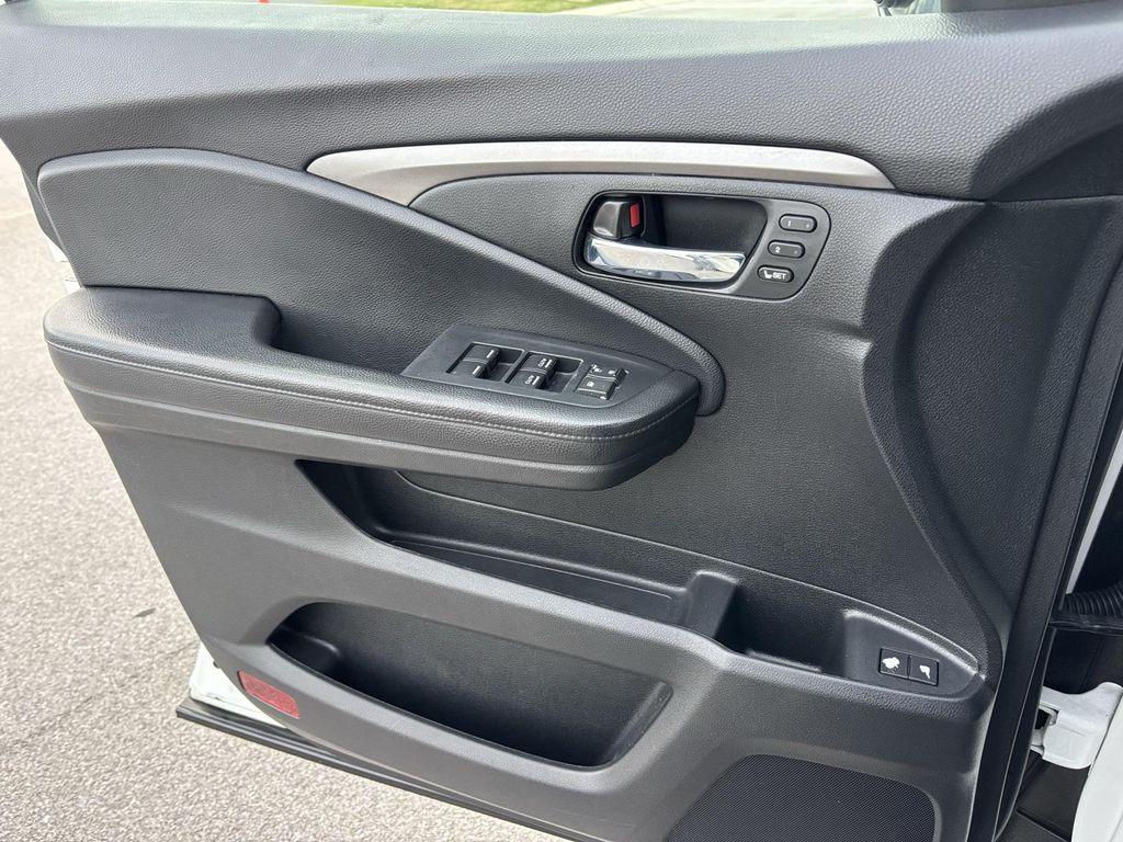 used 2021 Honda Pilot car, priced at $23,045