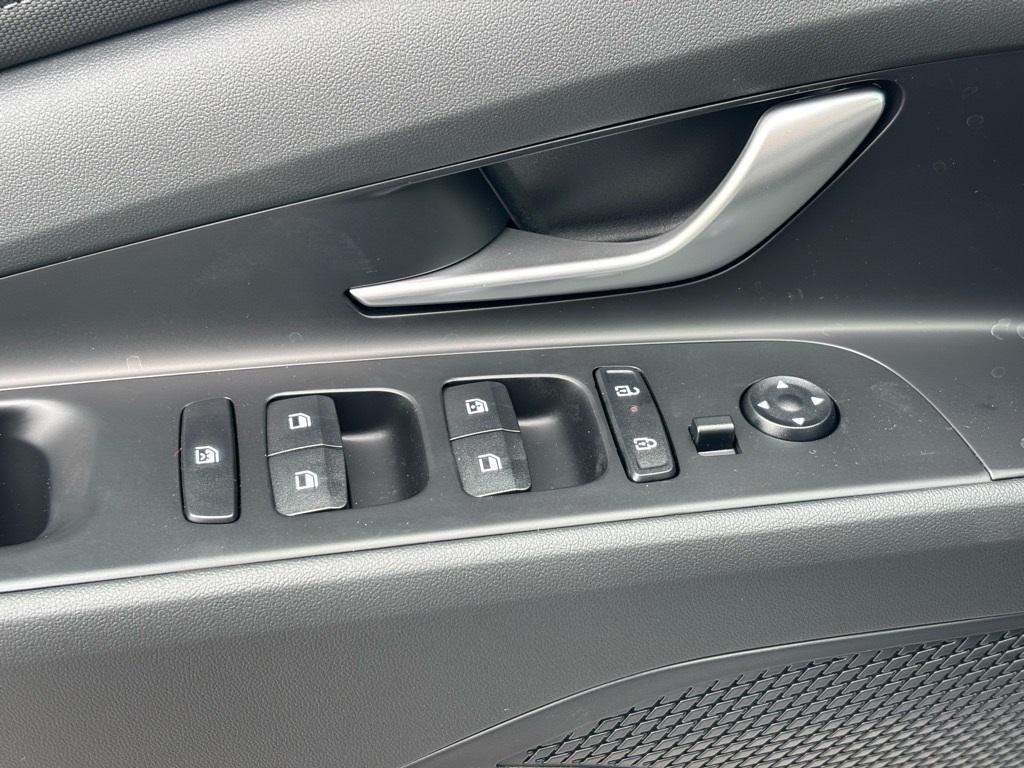 new 2025 Hyundai Elantra car, priced at $25,042