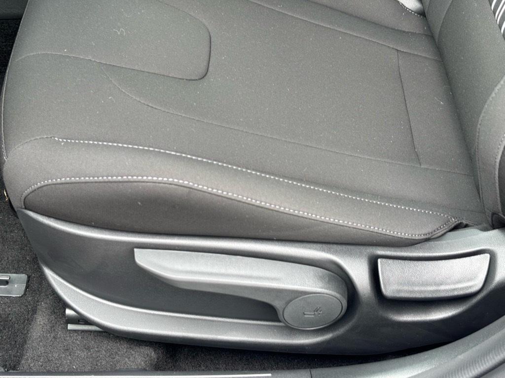 new 2025 Hyundai Elantra car, priced at $25,042