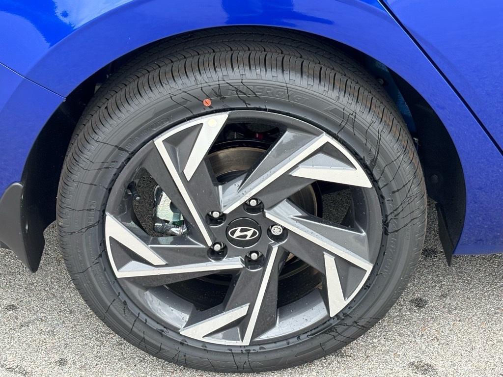 new 2025 Hyundai Elantra car, priced at $25,042