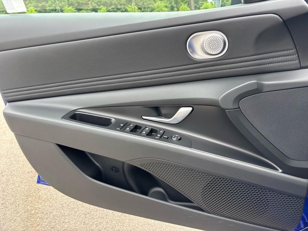 new 2025 Hyundai Elantra car, priced at $25,042