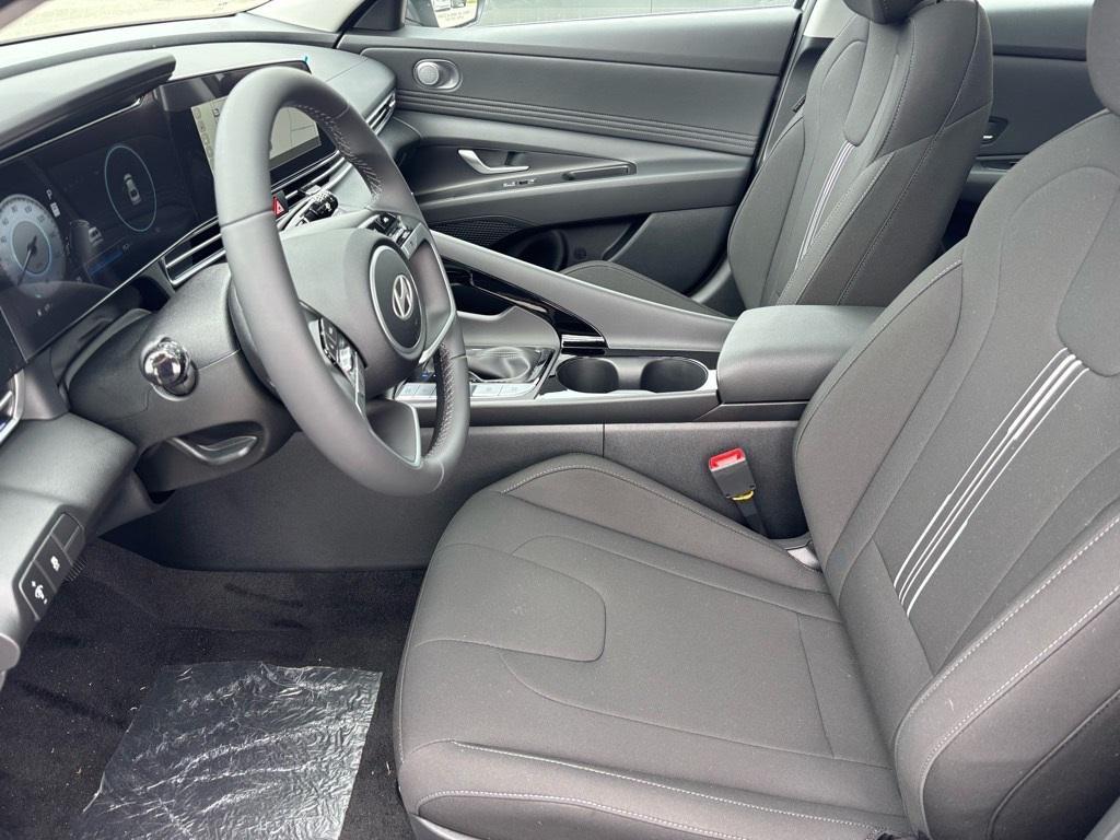 new 2025 Hyundai Elantra car, priced at $25,042
