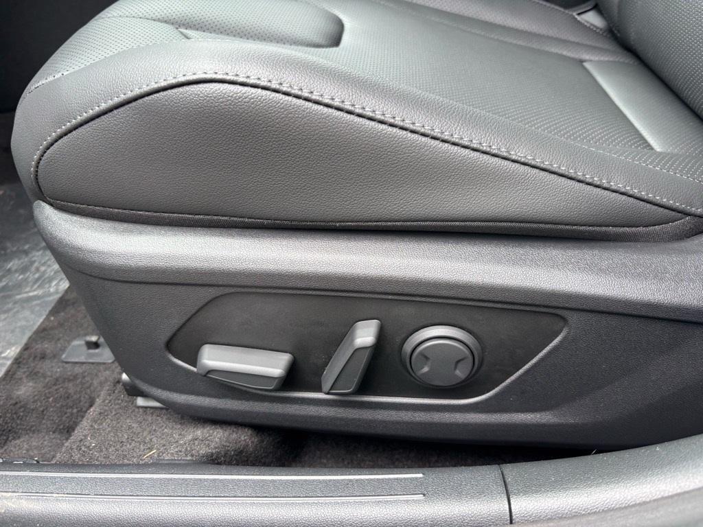 new 2025 Hyundai ELANTRA HEV car, priced at $29,392