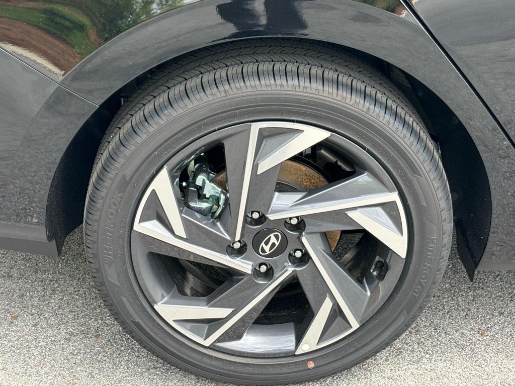 new 2025 Hyundai ELANTRA HEV car, priced at $29,392