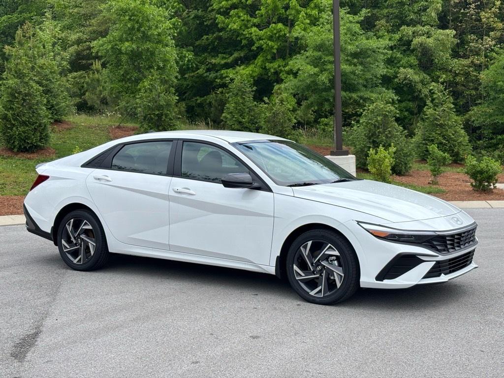 new 2025 Hyundai Elantra car, priced at $27,819