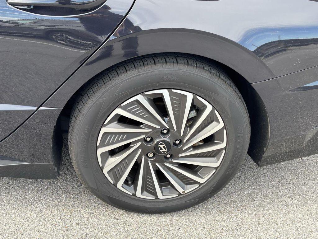 used 2024 Hyundai Sonata Hybrid car, priced at $28,586