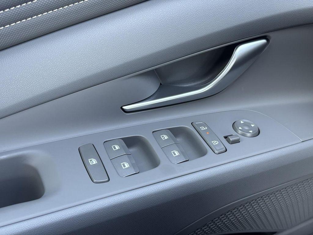 new 2025 Hyundai Elantra car, priced at $23,006