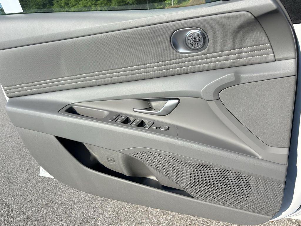 new 2025 Hyundai Elantra car, priced at $23,006