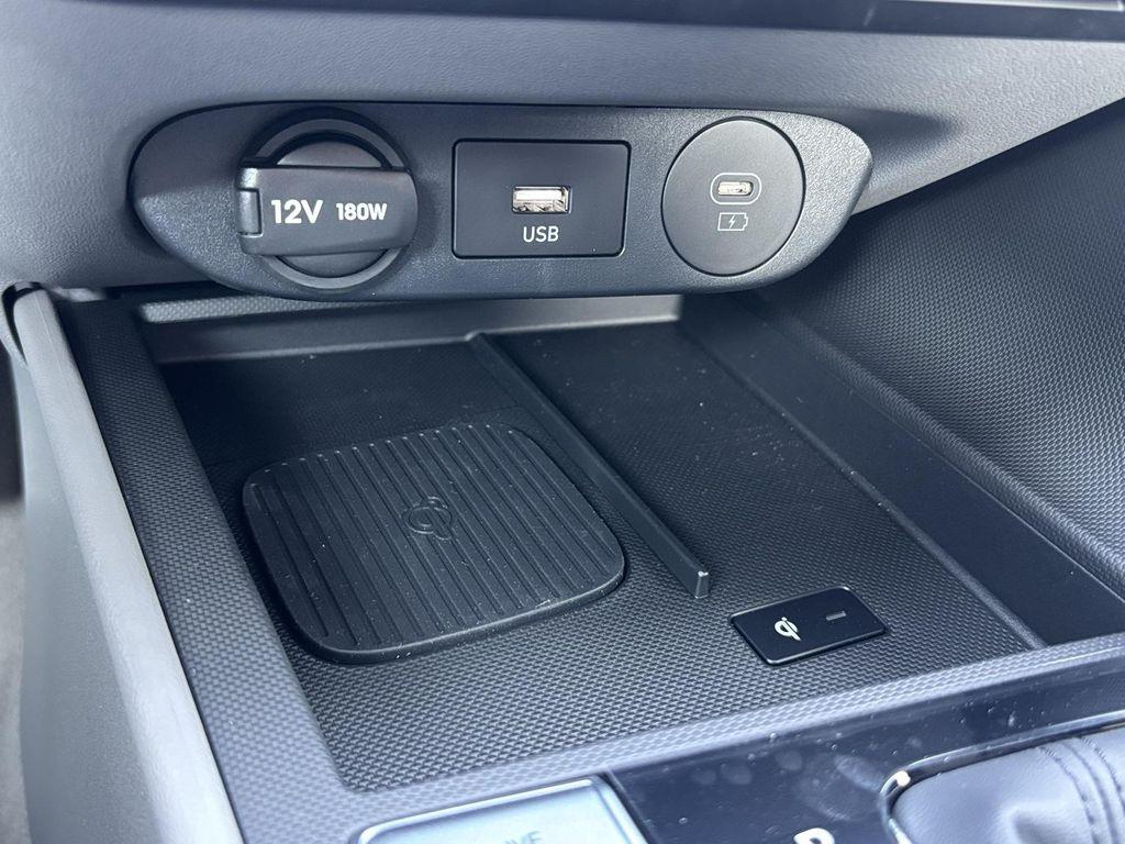 new 2025 Hyundai Elantra car, priced at $23,006