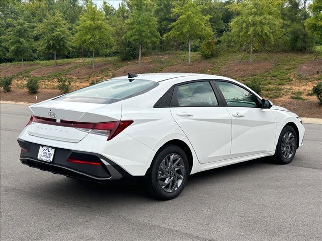 new 2024 Hyundai Elantra car, priced at $22,235