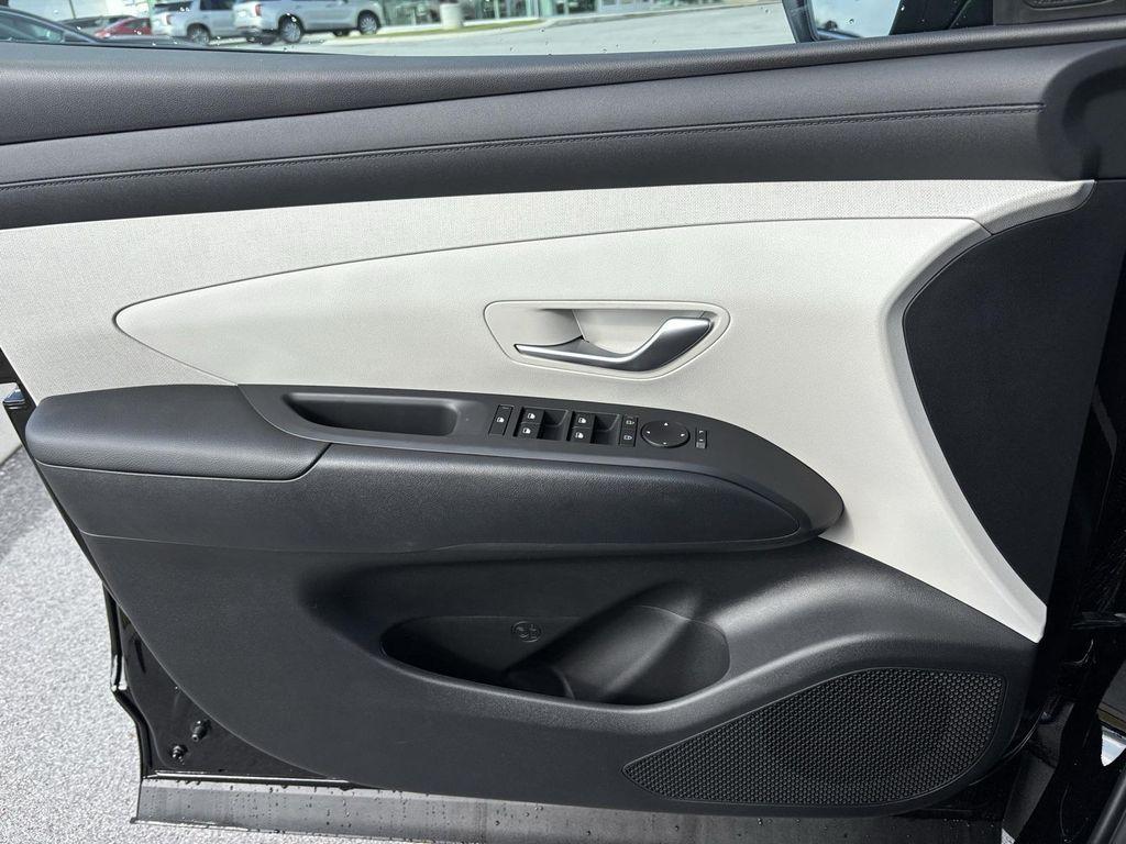 new 2025 Hyundai TUCSON Hybrid car, priced at $35,527