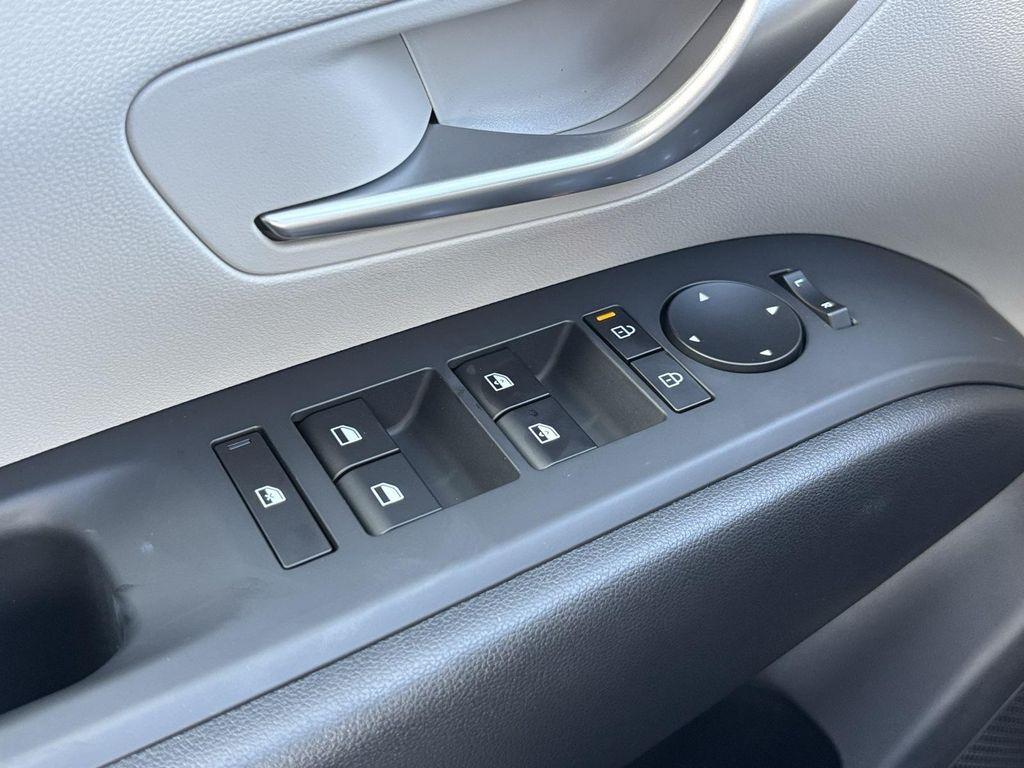 new 2025 Hyundai TUCSON Hybrid car, priced at $35,527