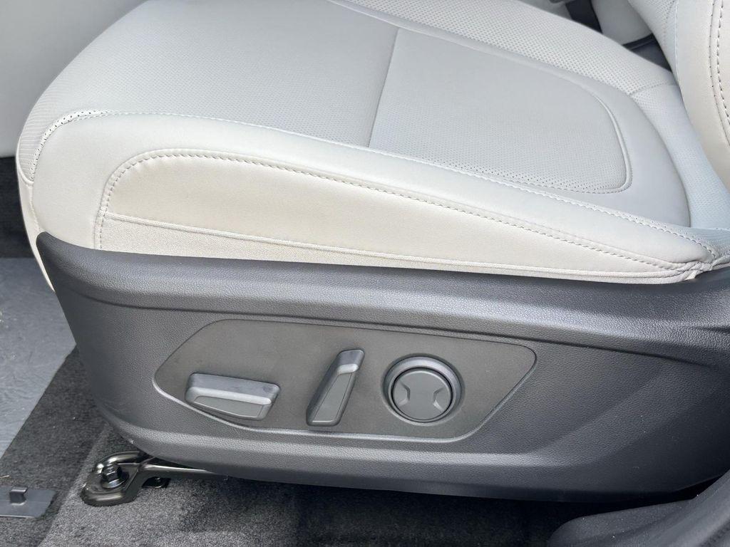 new 2025 Hyundai TUCSON Hybrid car, priced at $35,527